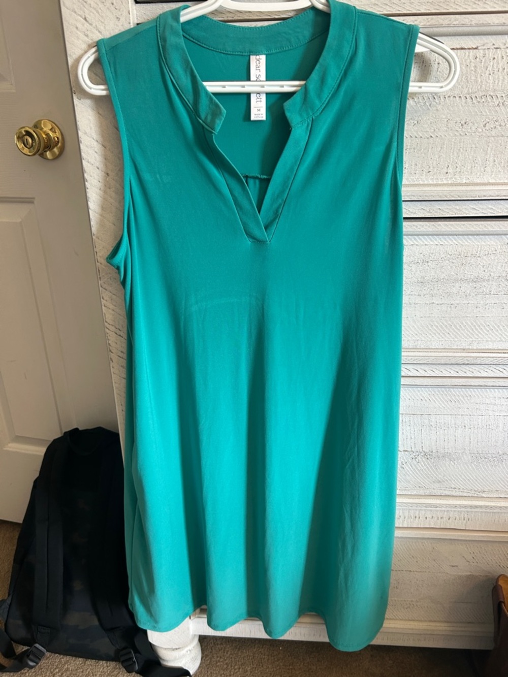 Sleeveless V-Neck Shift Tank Top in Teal